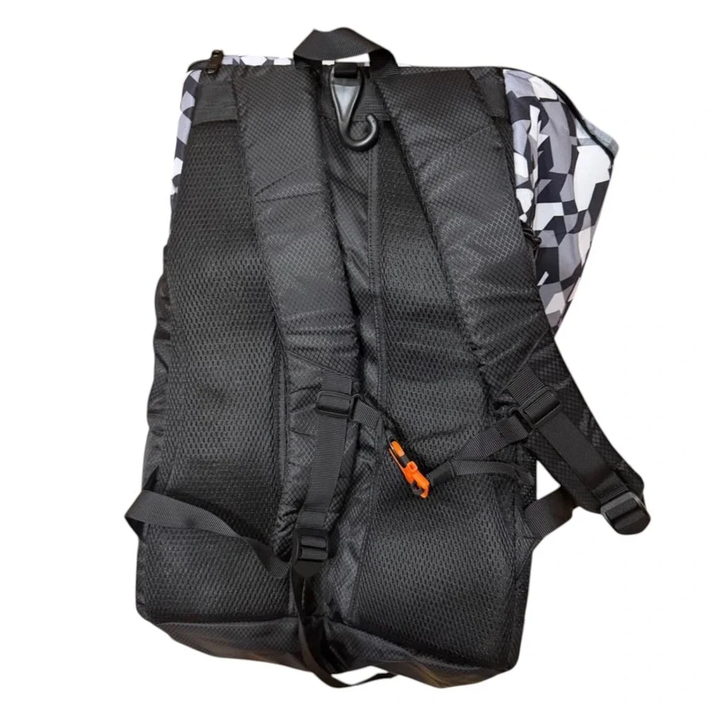 Rucyen Sports Backpack Unisex Large Black White New Ball Compartment Fence Hook